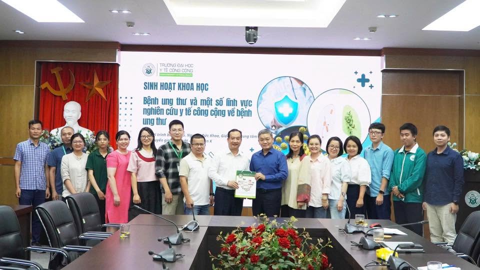 Sinh hoạt khoa học chủ đề: “Bệnh ung thư và một số lĩnh vực nghiên cứu y tế công cộng về bệnh ung thư”