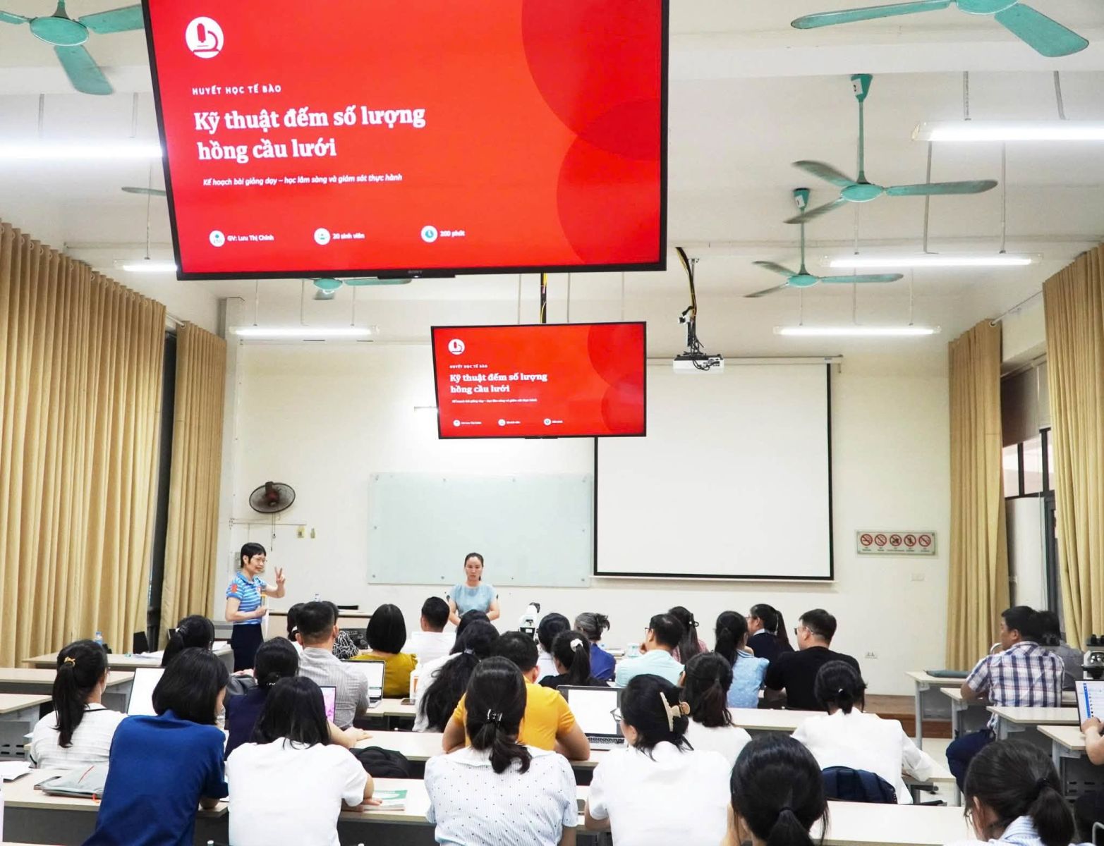 Trường Đại học Y tế công cộng tổ chức khóa học "Phương pháp dạy-học lâm sàng" cho giảng viên khối ngành sức khỏe