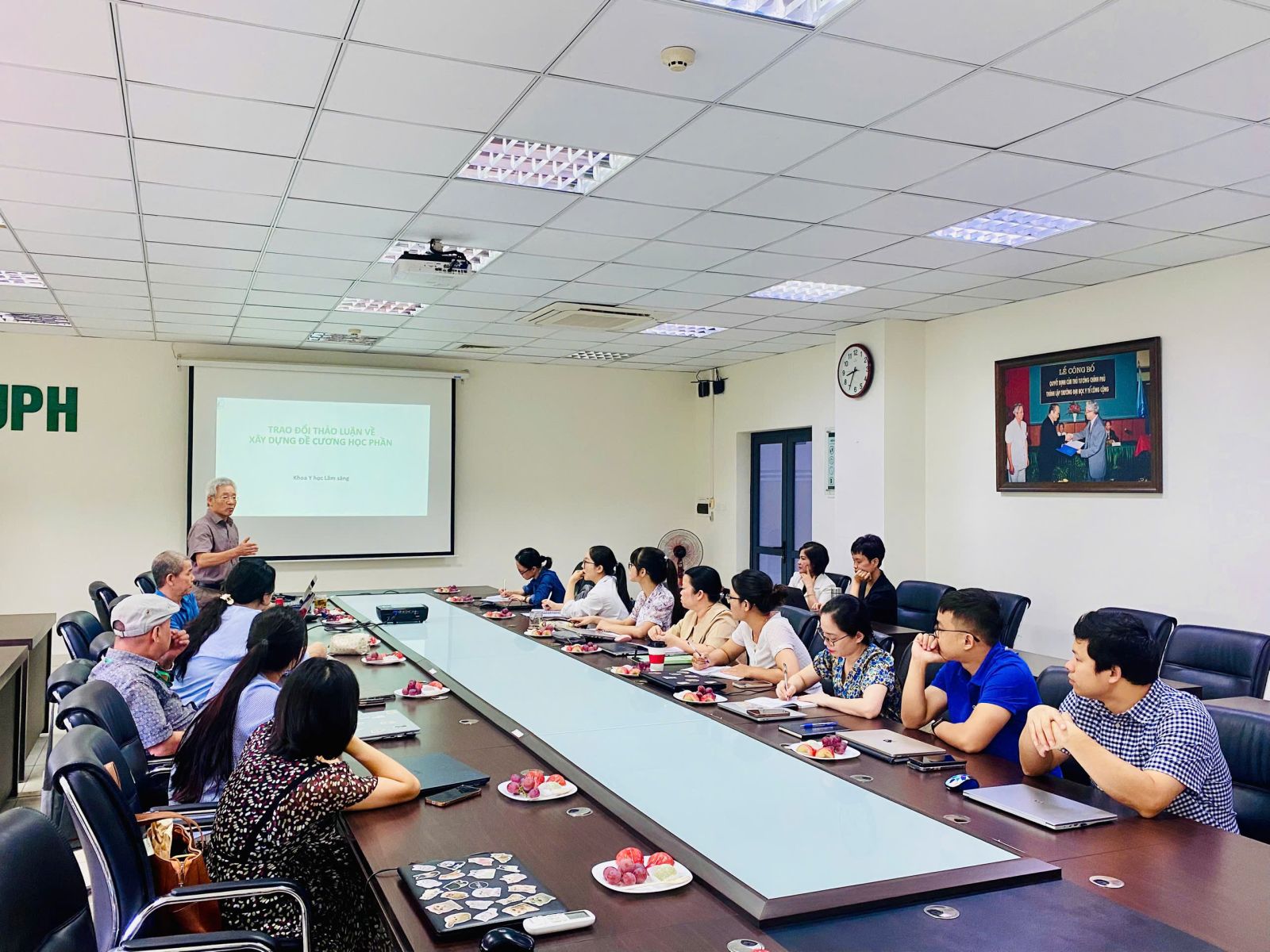 Tập huấn xây dựng đề cương học phần tại Trường Đại học Y tế công cộng